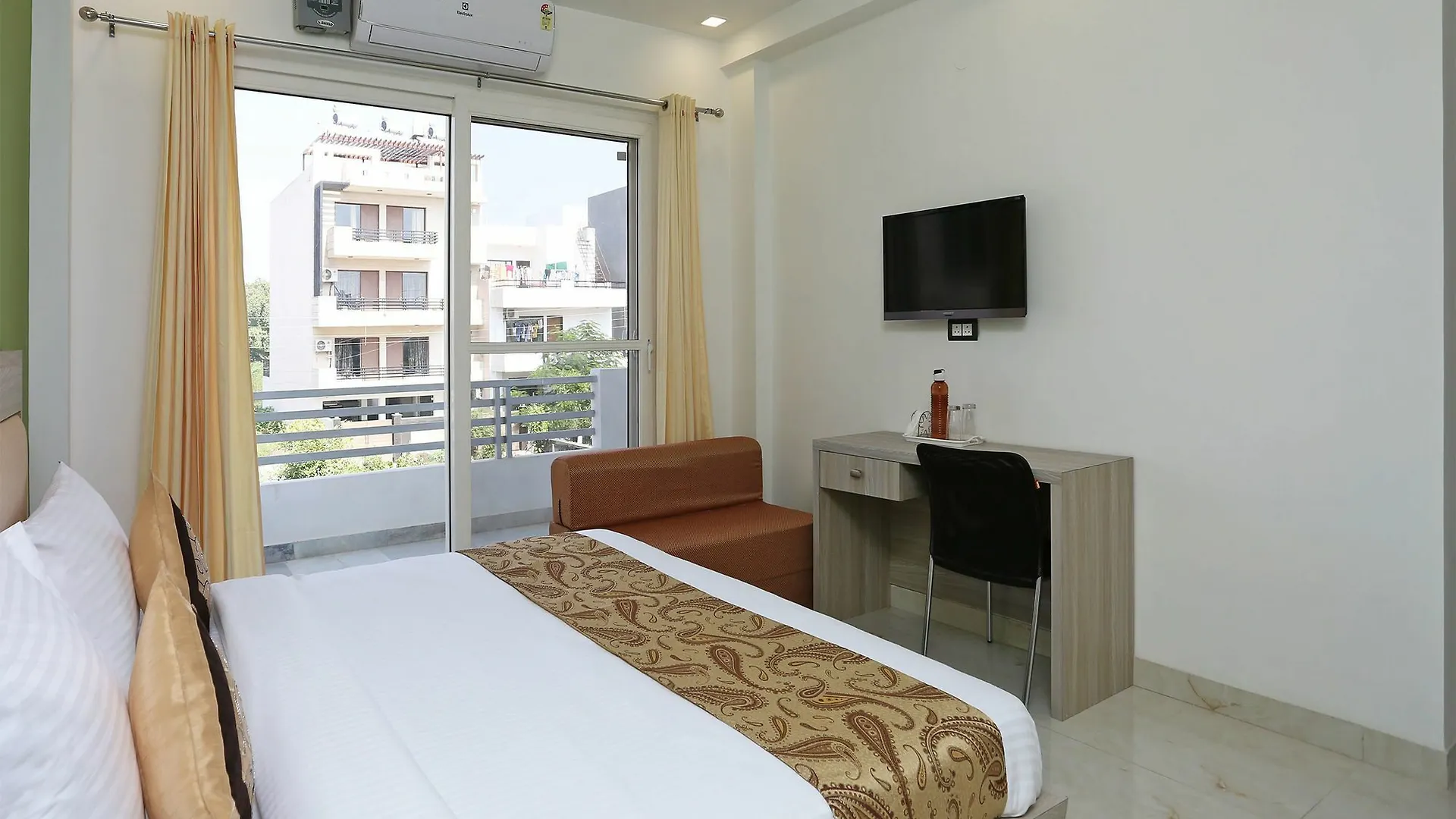 Oyo 9934 Hotel Nirmal Niwas Gurgaon 3*,  Inde